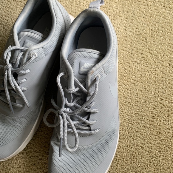 Nike gray air max Thea tennis shoes - Picture 5 of 8